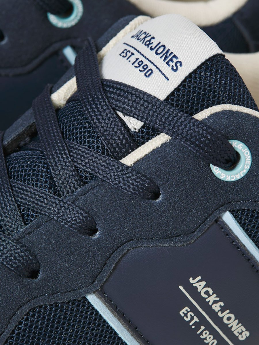 Spirit Runner Shoes