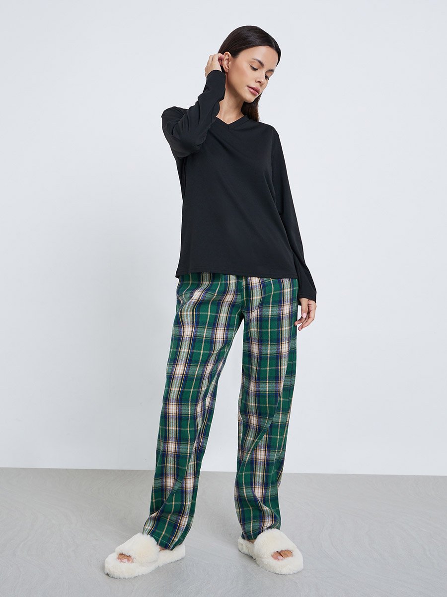 Solid Long Sleeves T-Shirt and Checked Pyjama Set