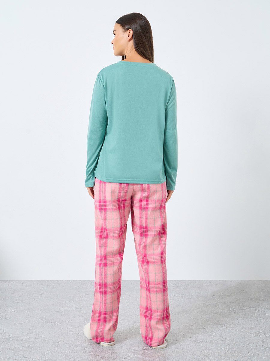 Solid Long Sleeves T-Shirt and Checked Pyjama Set