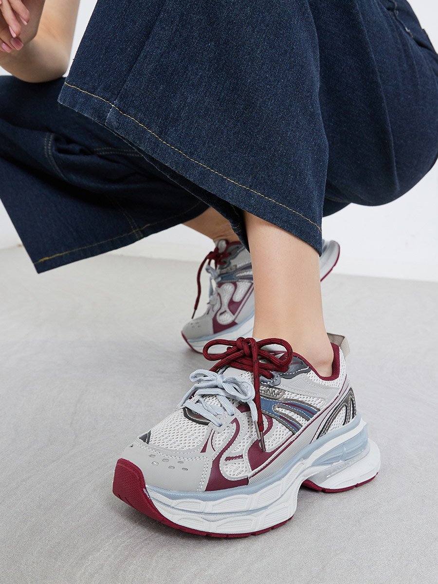Women Textured Panel Sporty Sneakers