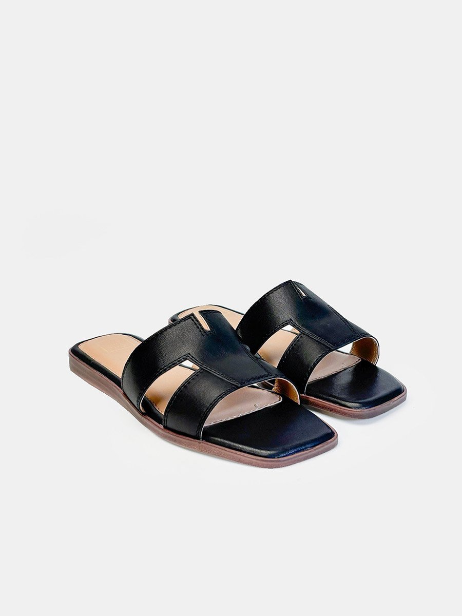 Dory Black Flat Sandals