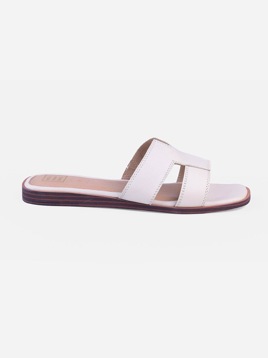 Dory Off White Flat Sandals