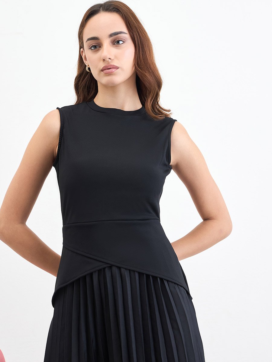 Black Sleeveless Pleated Midi Dress
