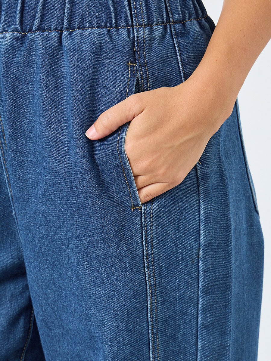 Women Barrel Fit Jeans with Cut and Sew Panel
