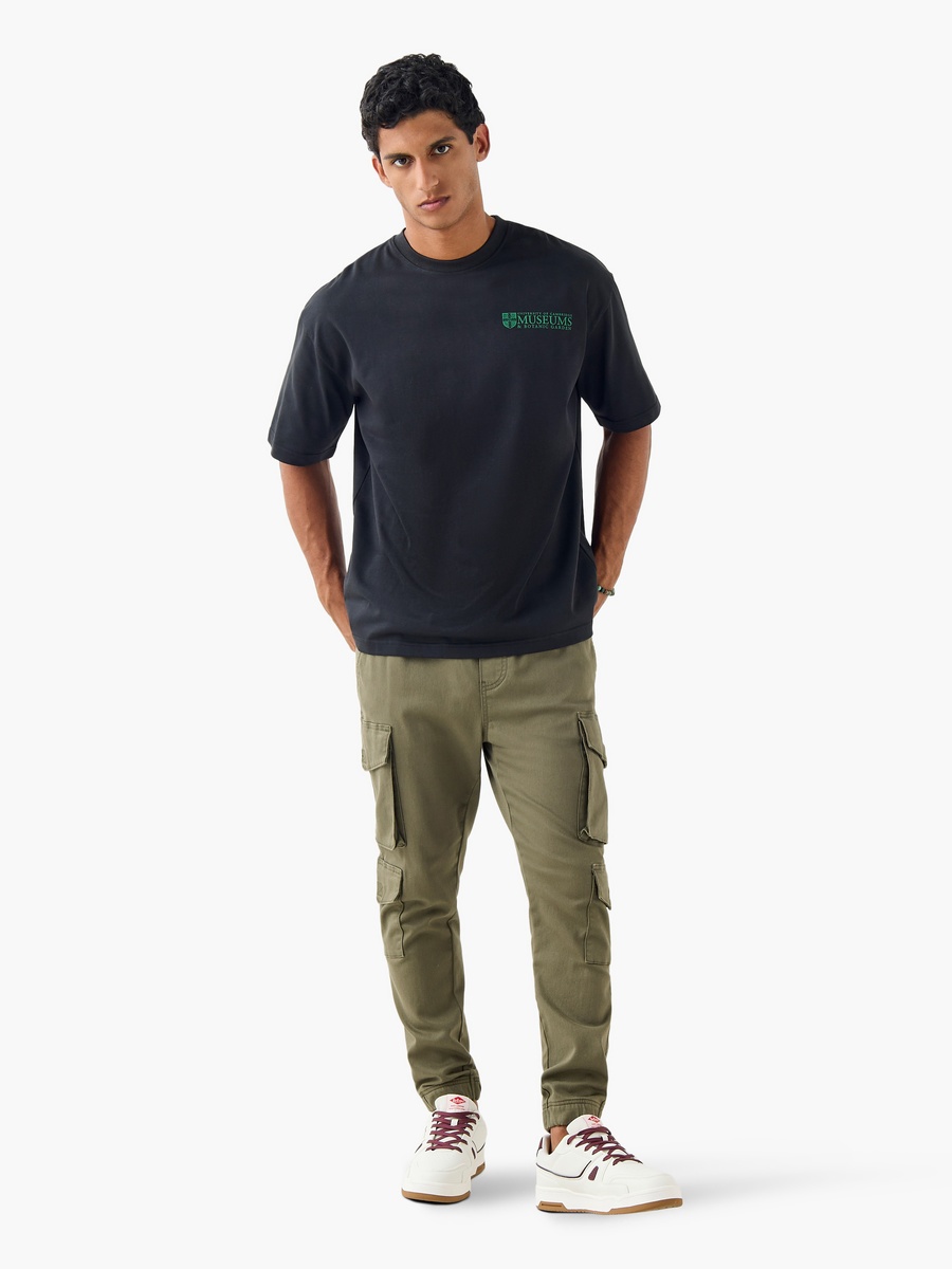 Graphic Print T-Shirt with Crew Neck