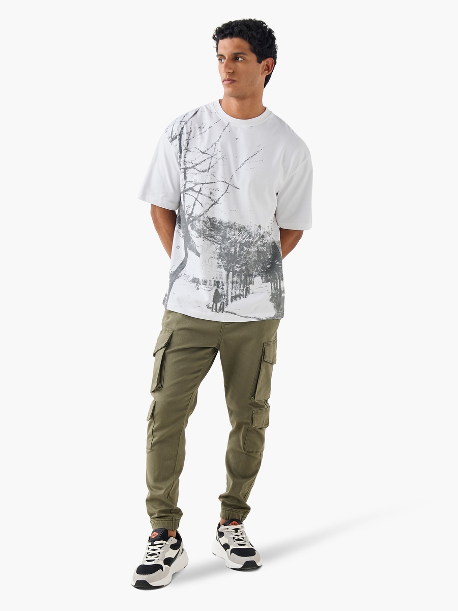 Graphic Print T-Shirt with Crew Neck