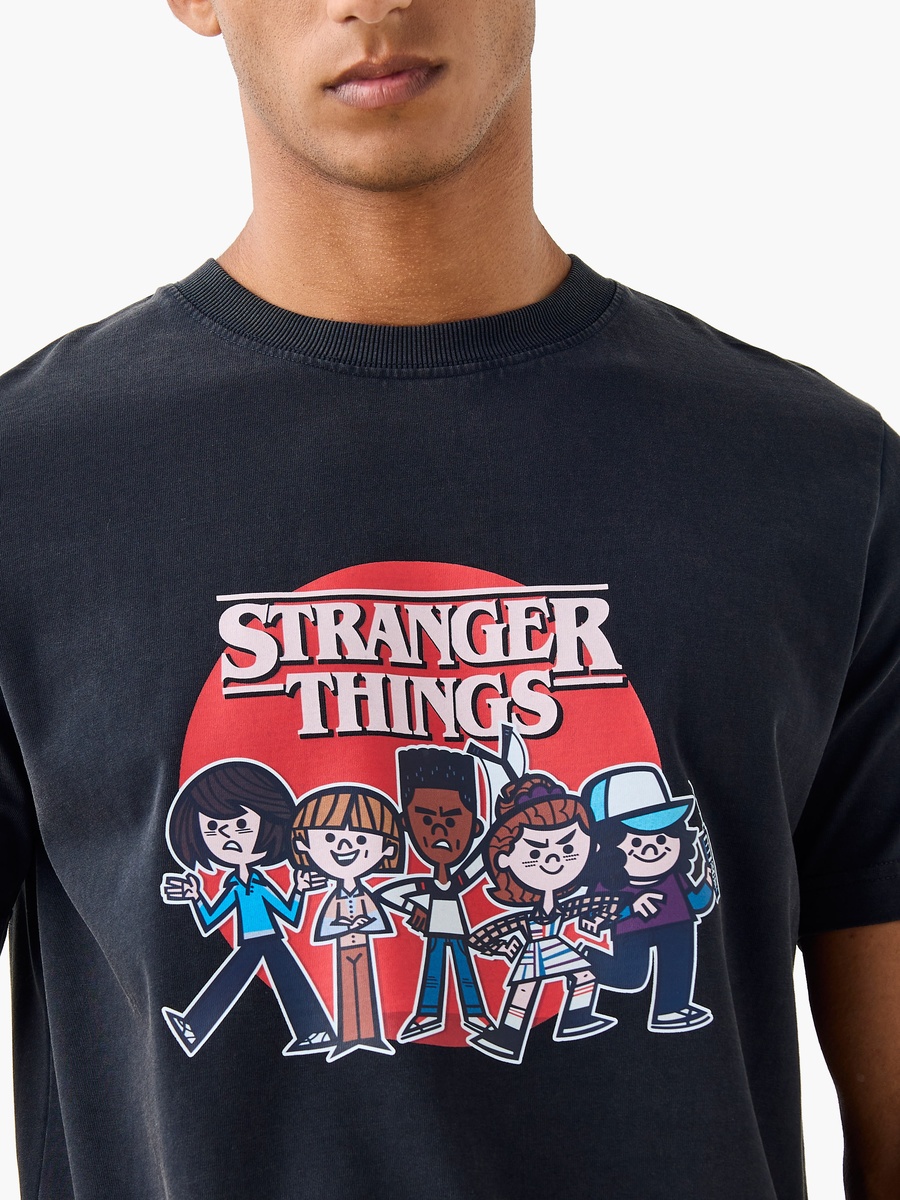 Stranger Things Print T-Shirt with Crew Neck