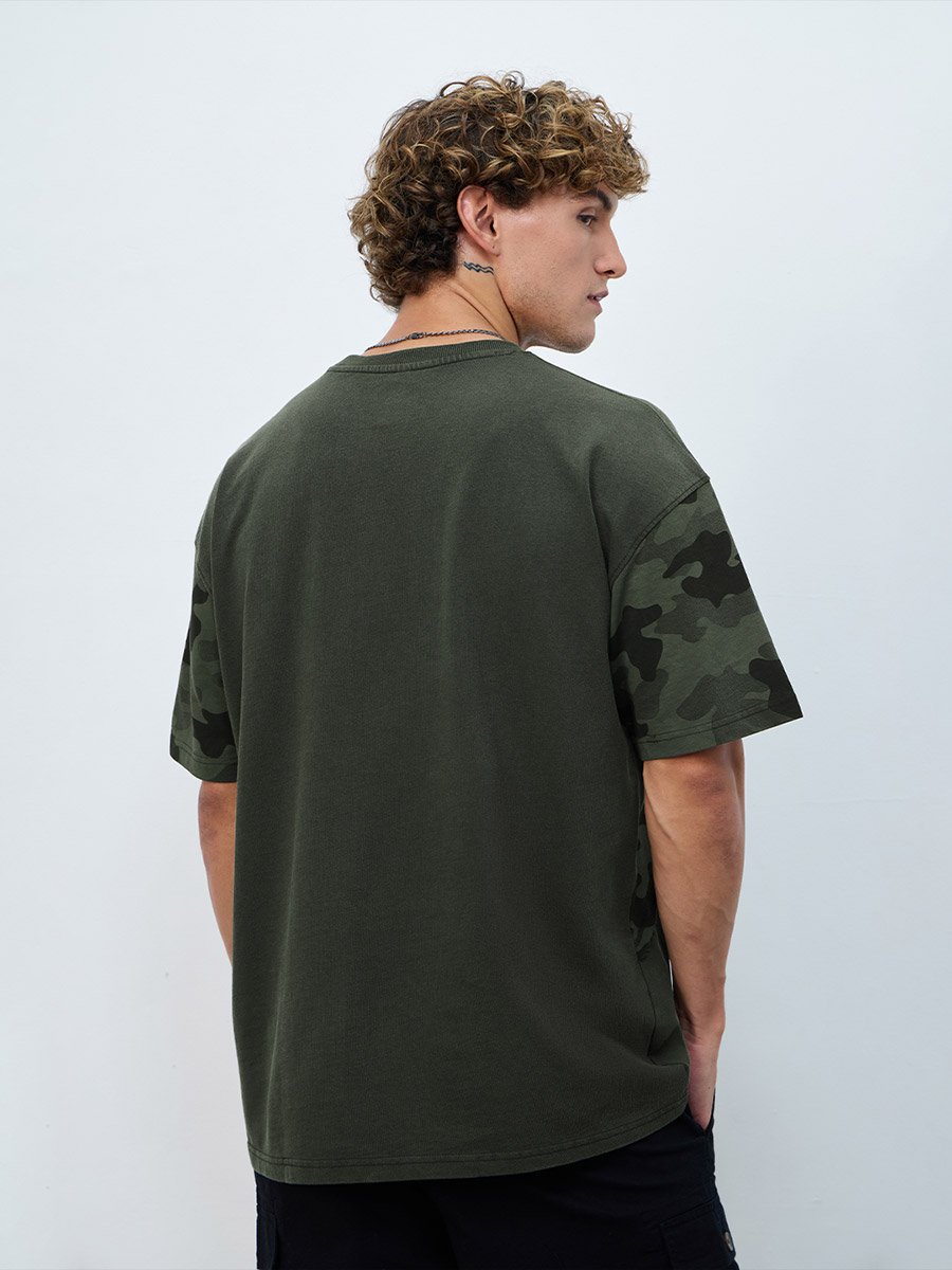 Men Green Camo Panel Oversized T-Shirt