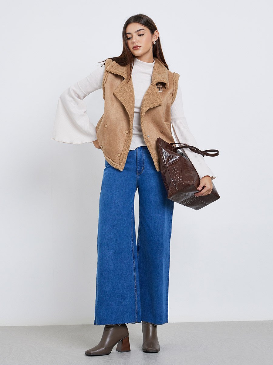 Beige Sleeveless Faux Fur Lining Gilet