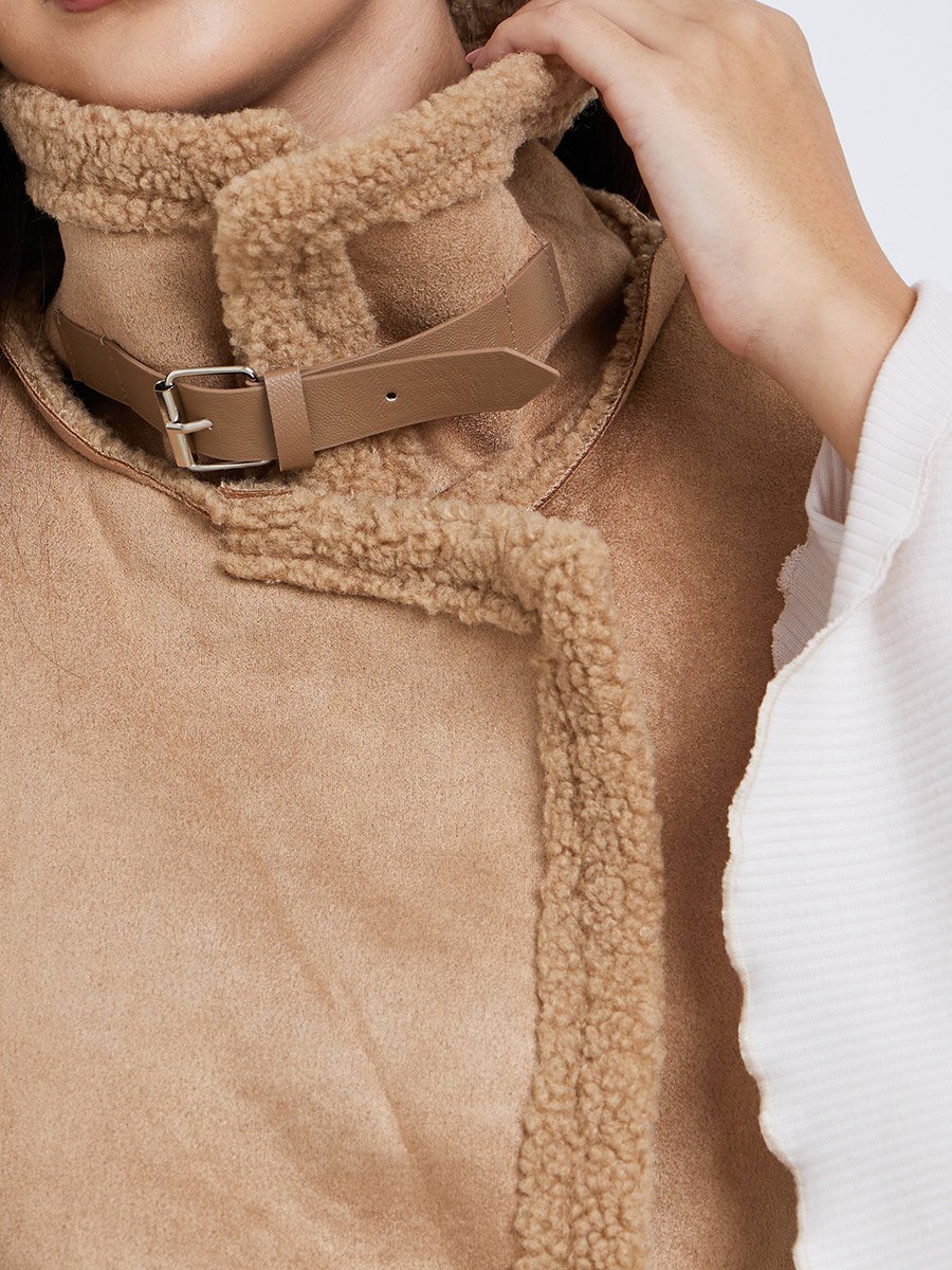 Beige Sleeveless Faux Fur Lining Gilet