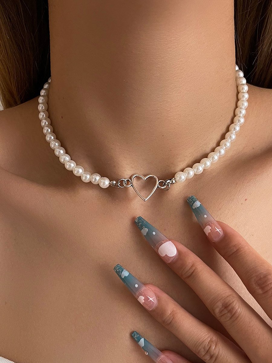 Faux Pearl and Heart Decor Necklace