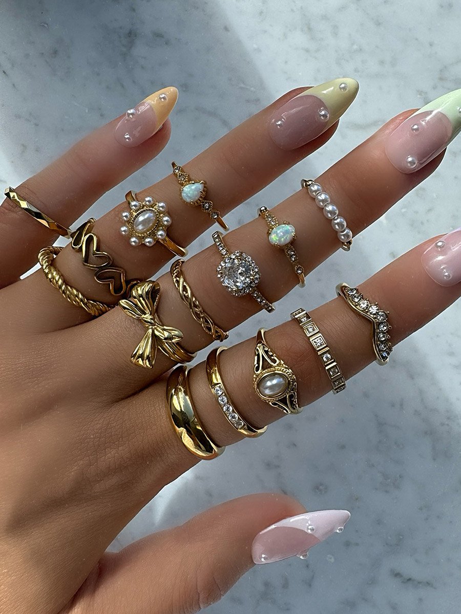 طقم من 15 خاتم مزين