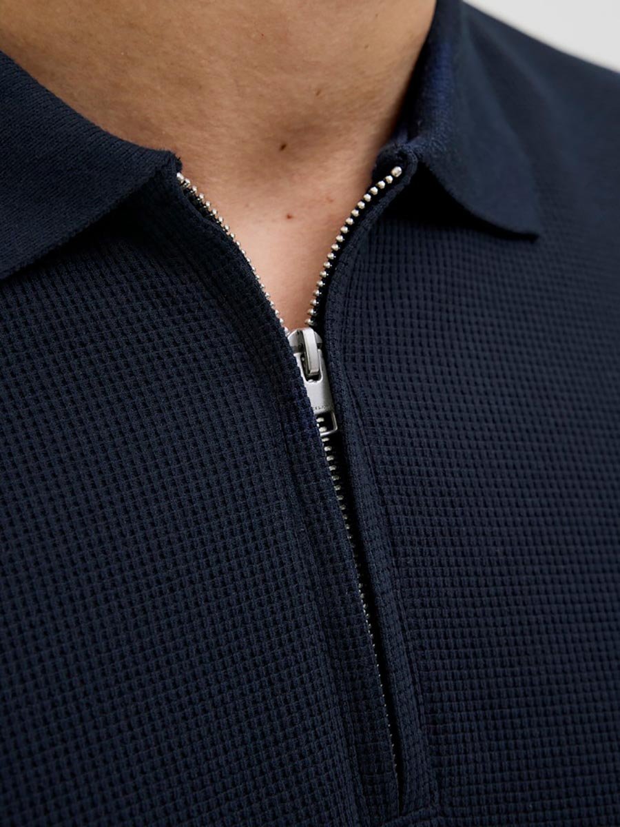 JJEaustiin Textured Knit Half Zip Polo For Men at Kuwait | Styli