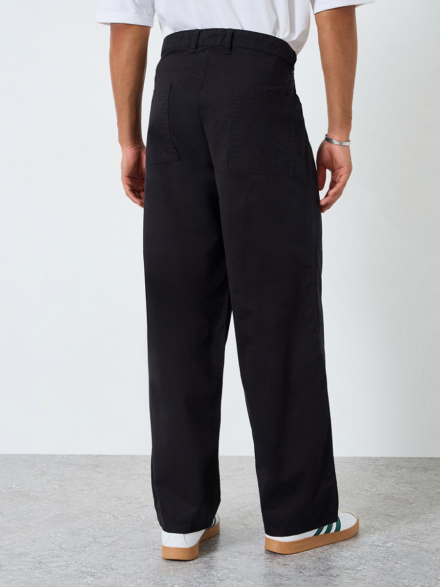 Men Black Relaxed Fit Chino Pants For Men at UAE | Styli