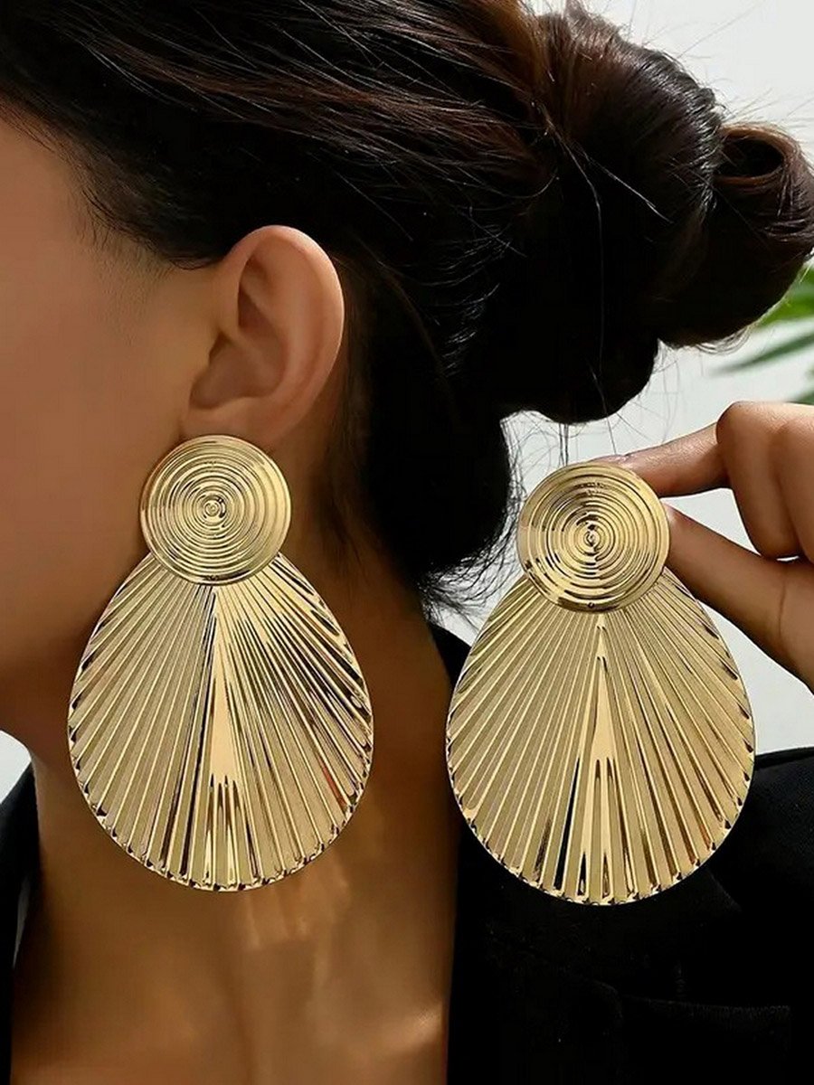 Shell Shape Statement Dangler Earrings