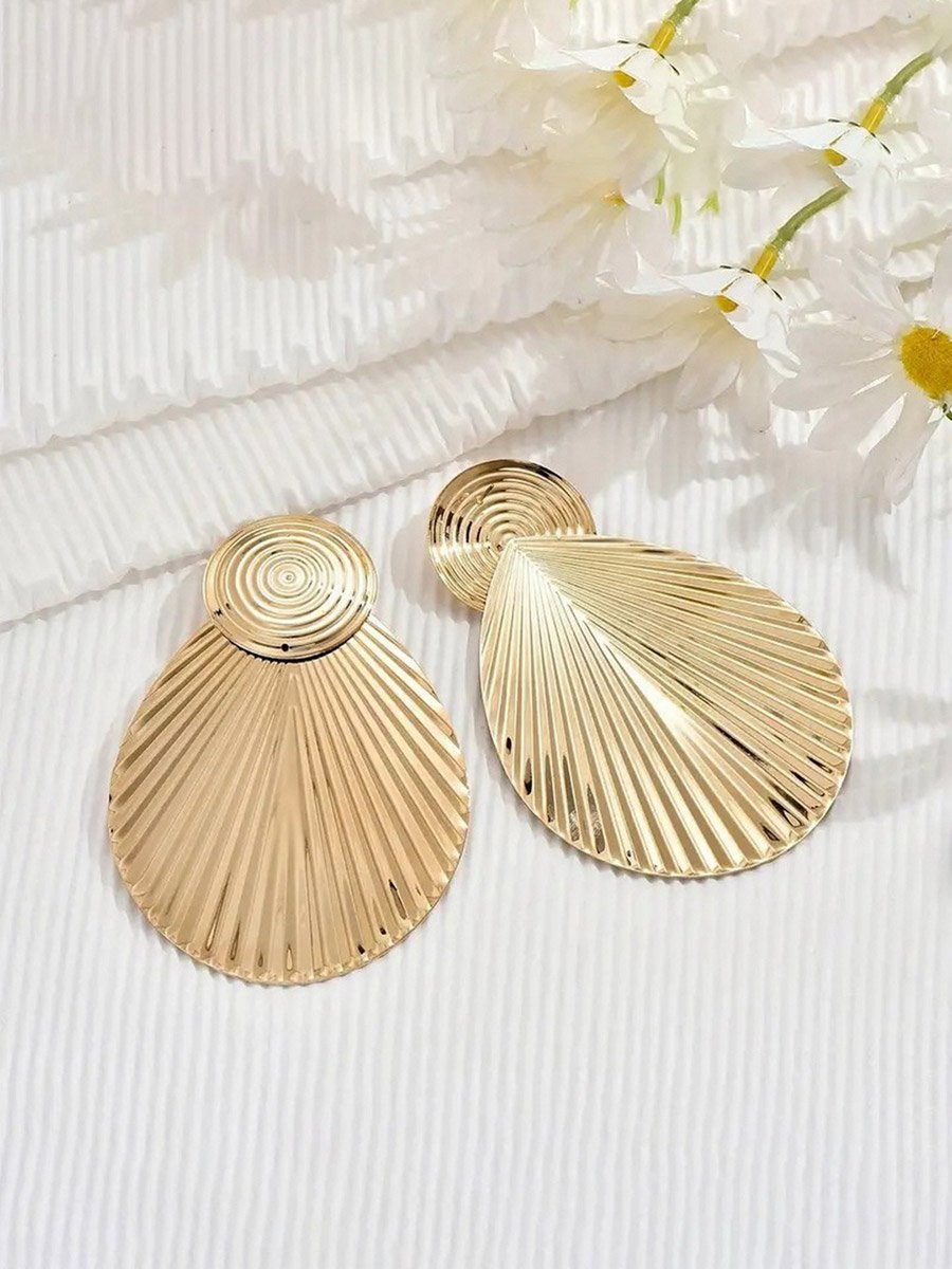 Shell Shape Statement Dangler Earrings