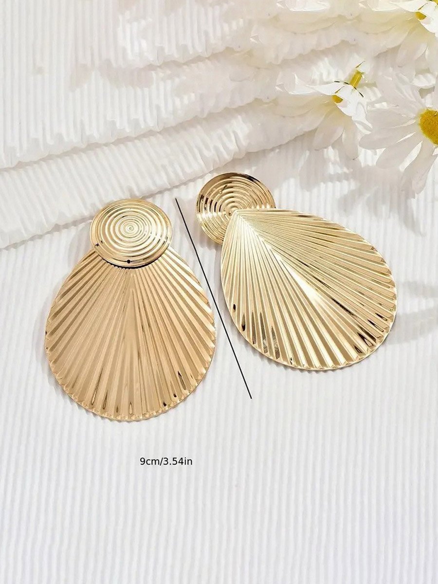 Shell Shape Statement Dangler Earrings