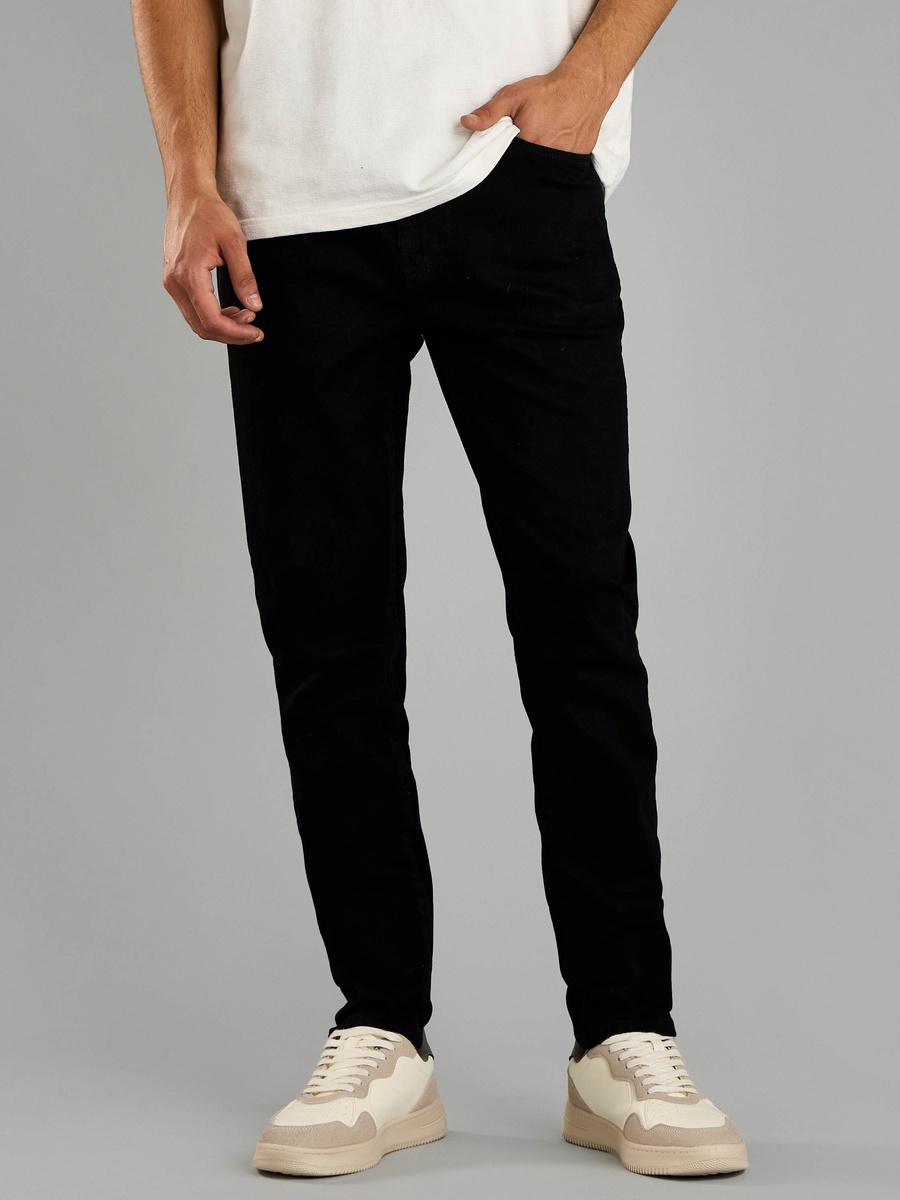 Plain Carrot Fit Jeans with Pockets