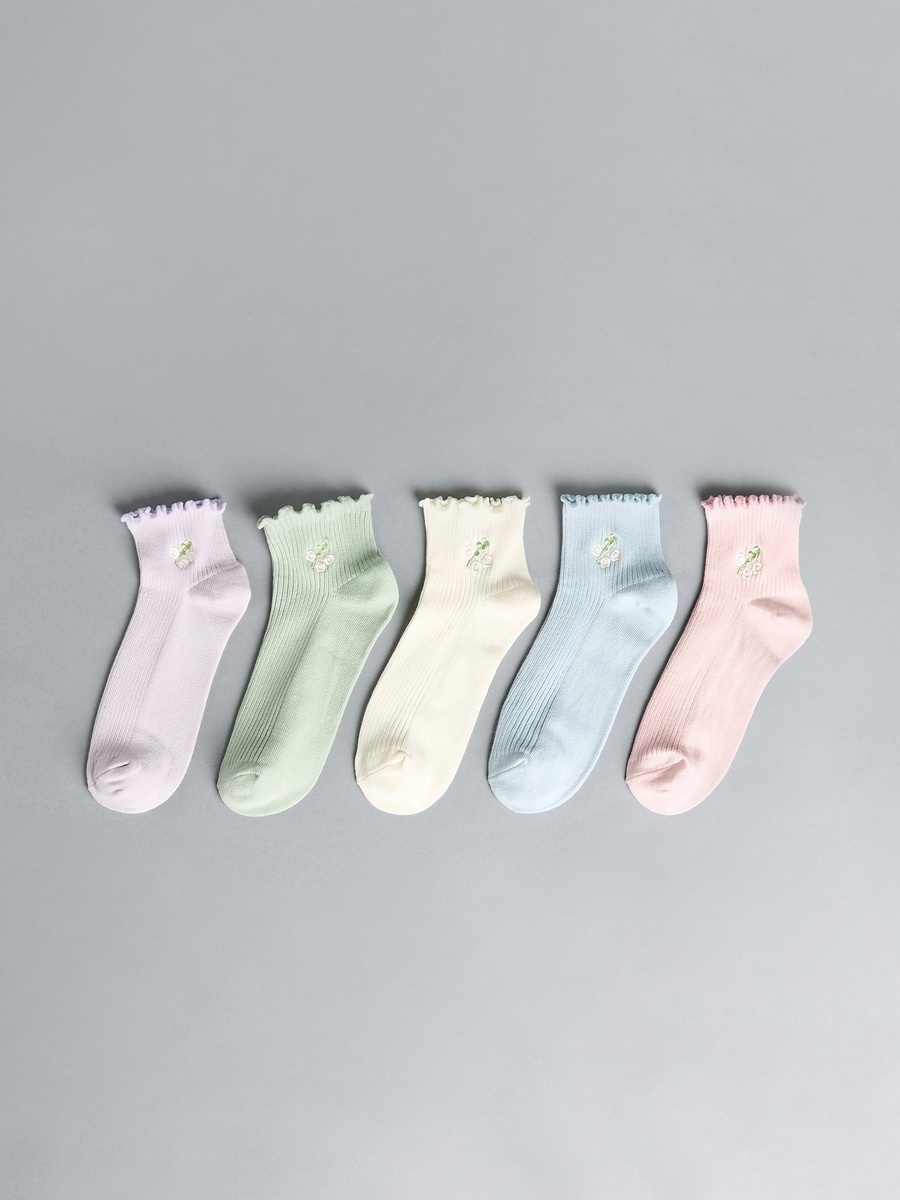 Pack of 5 - Embroidered Socks with Scalloped Hem