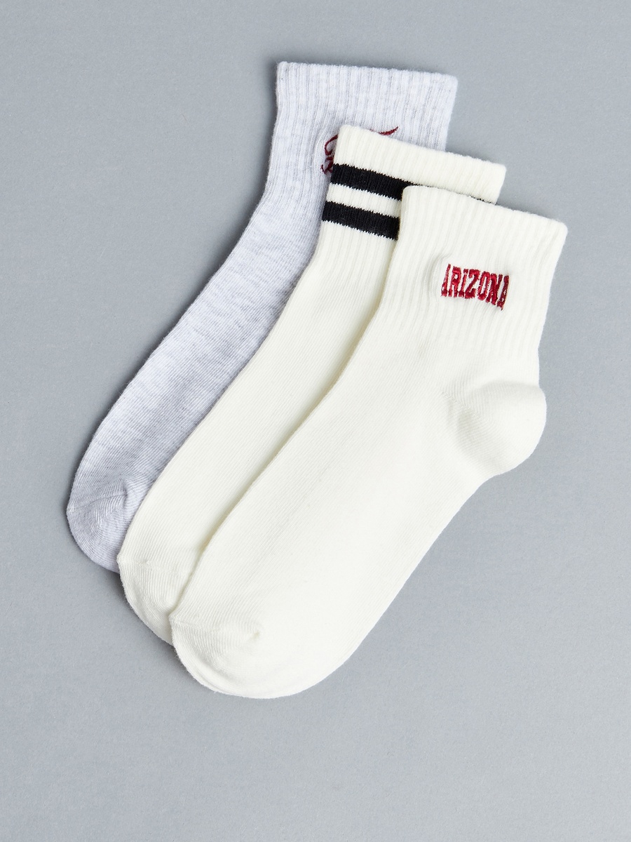 عبوة جوارب مطرزة 3 أزواج بطول الكاحل