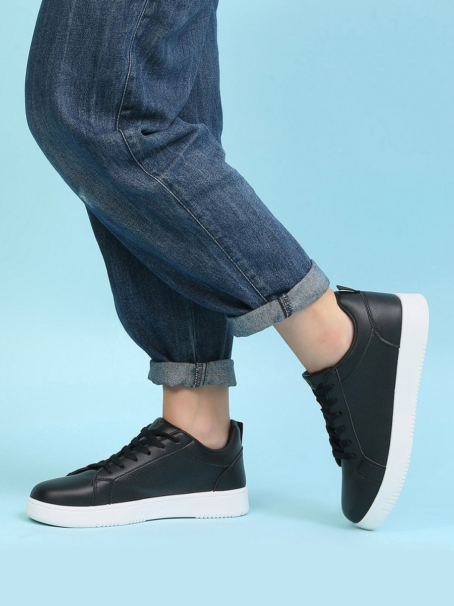 Black Solid Lace Up Sneakers