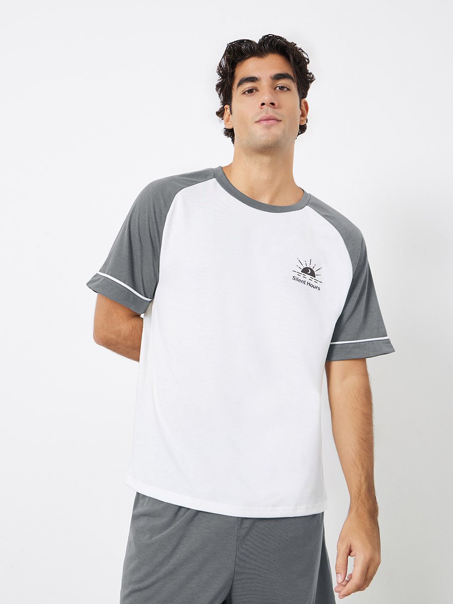 Men Relaxed Fit Raglan Sleeve T-Shirt and Shorts Set
