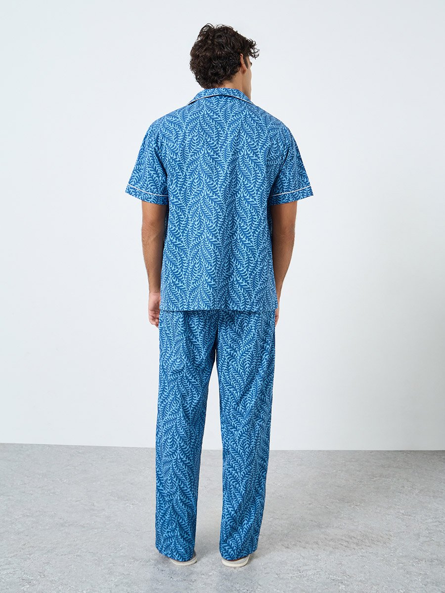 Men Leaf Print Relaxed Fit Shirt and Pyjama Set