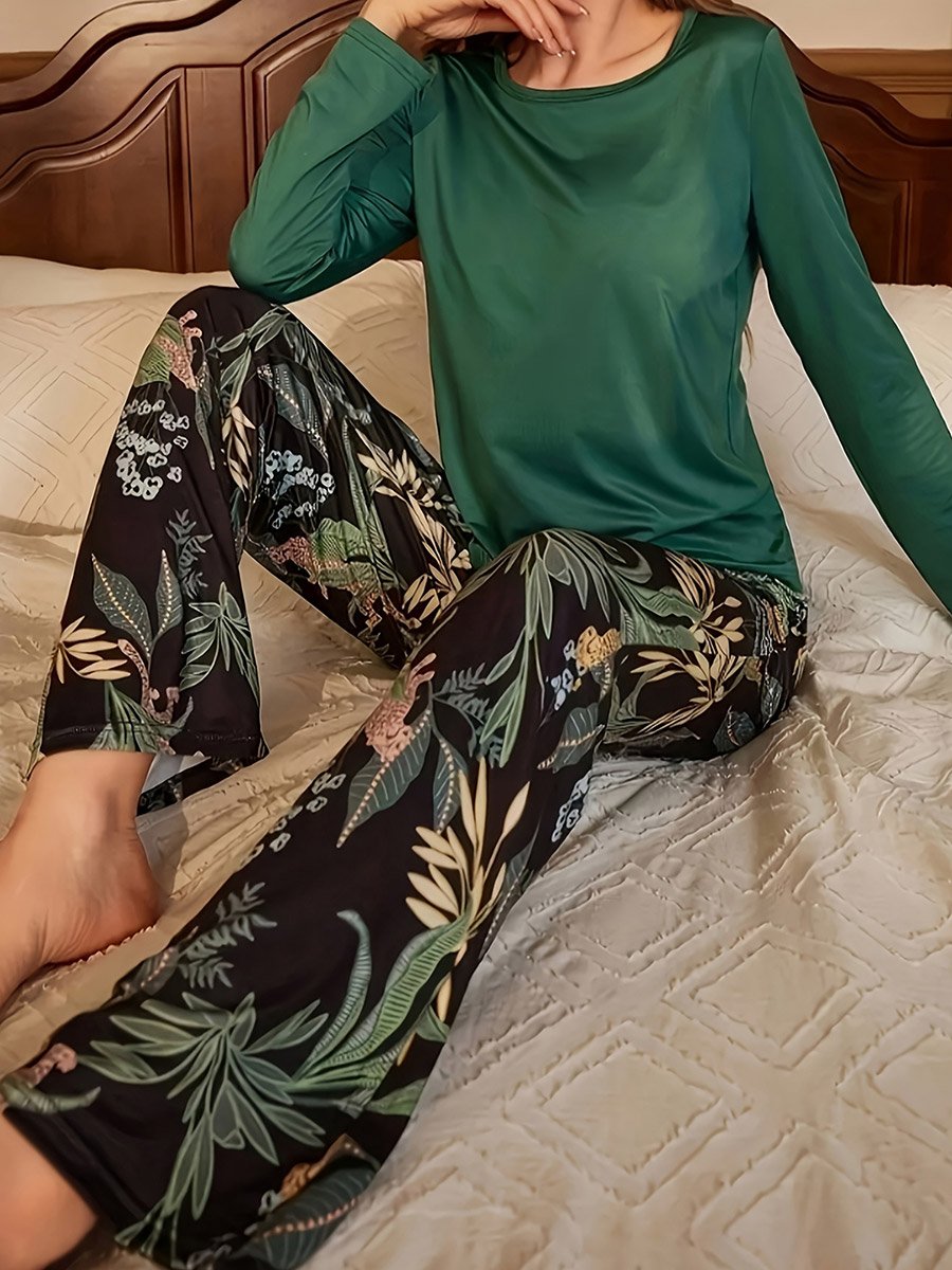 Solid Long Sleeve T-Shirt and Leaf Print Pyjama Set