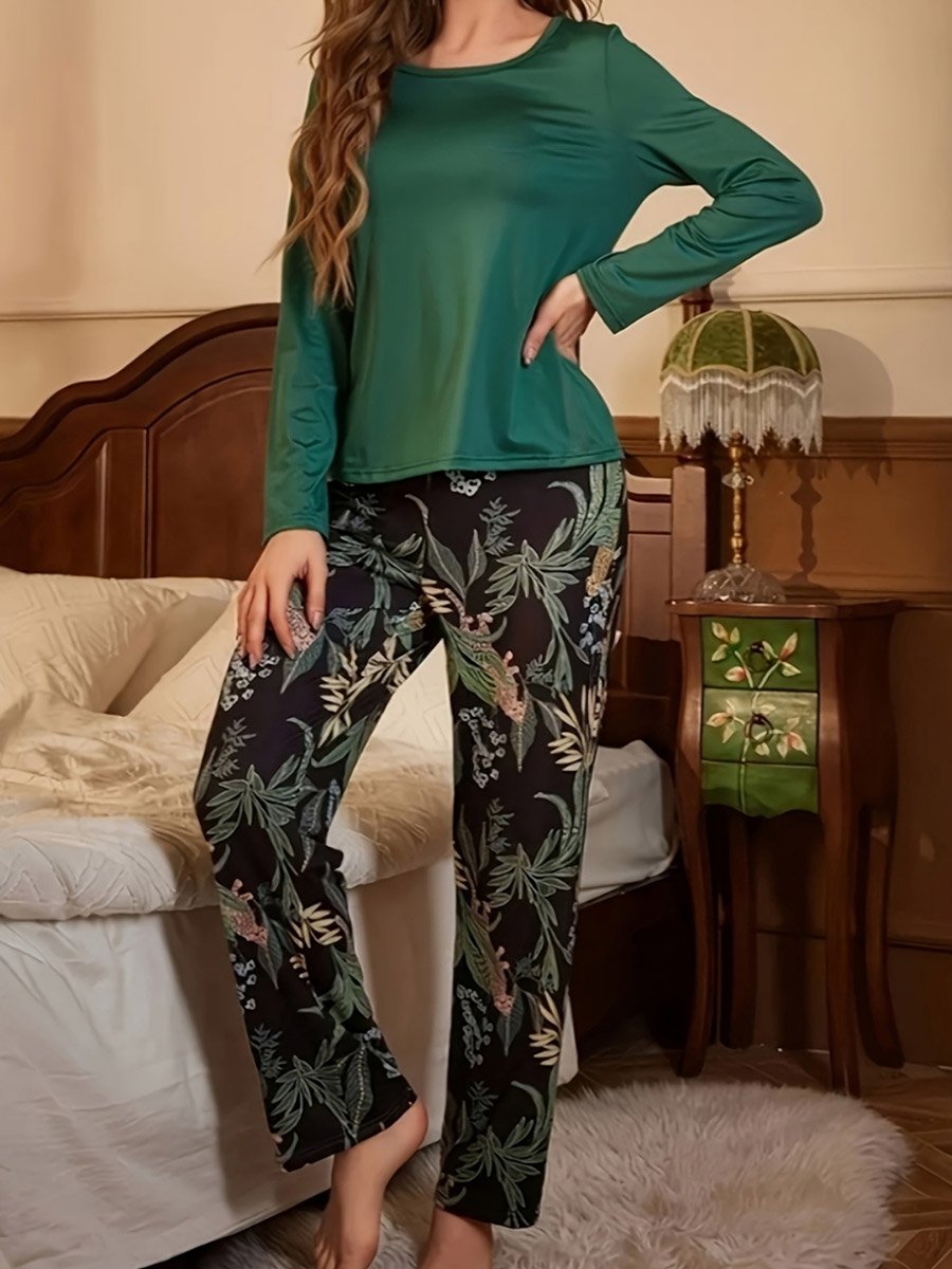 Solid Long Sleeve T-Shirt and Leaf Print Pyjama Set