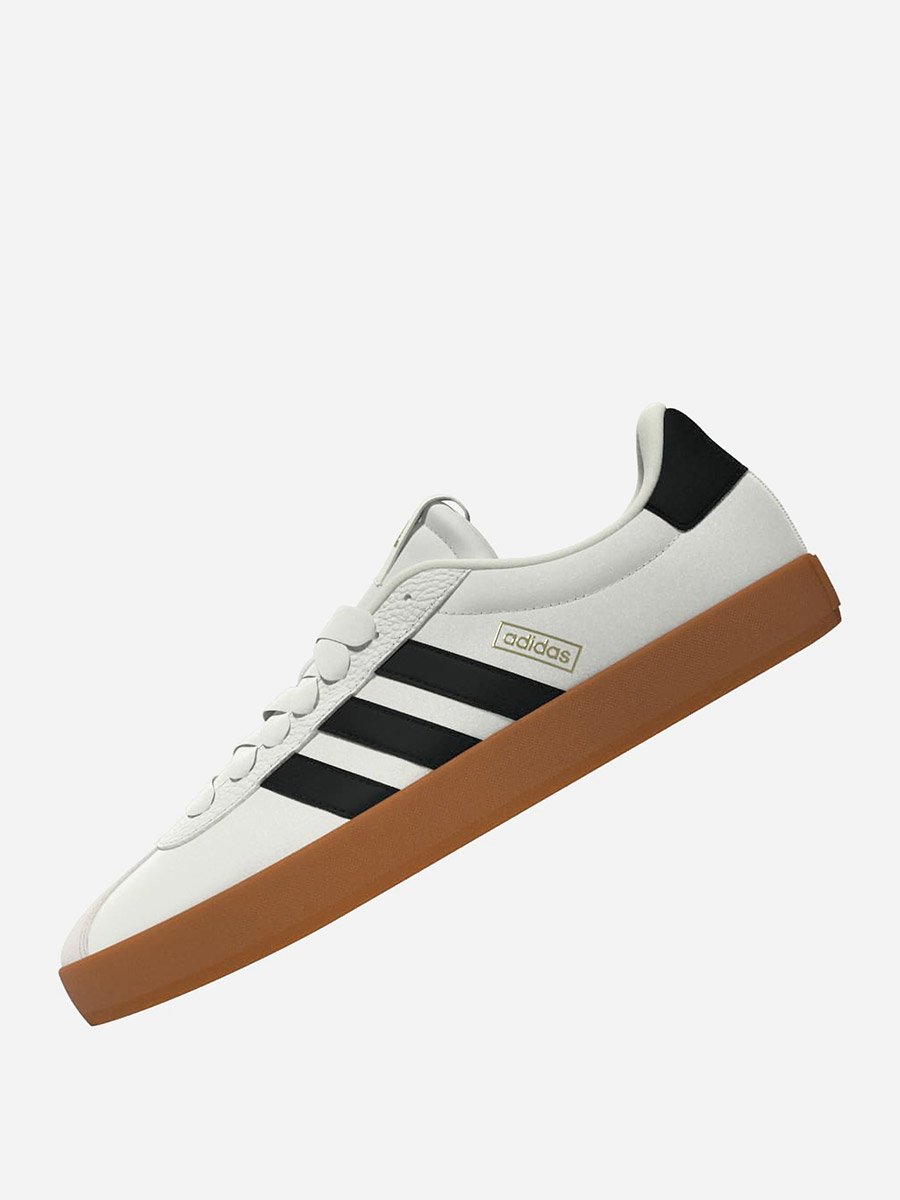 حذاء في إل كورت 3.0