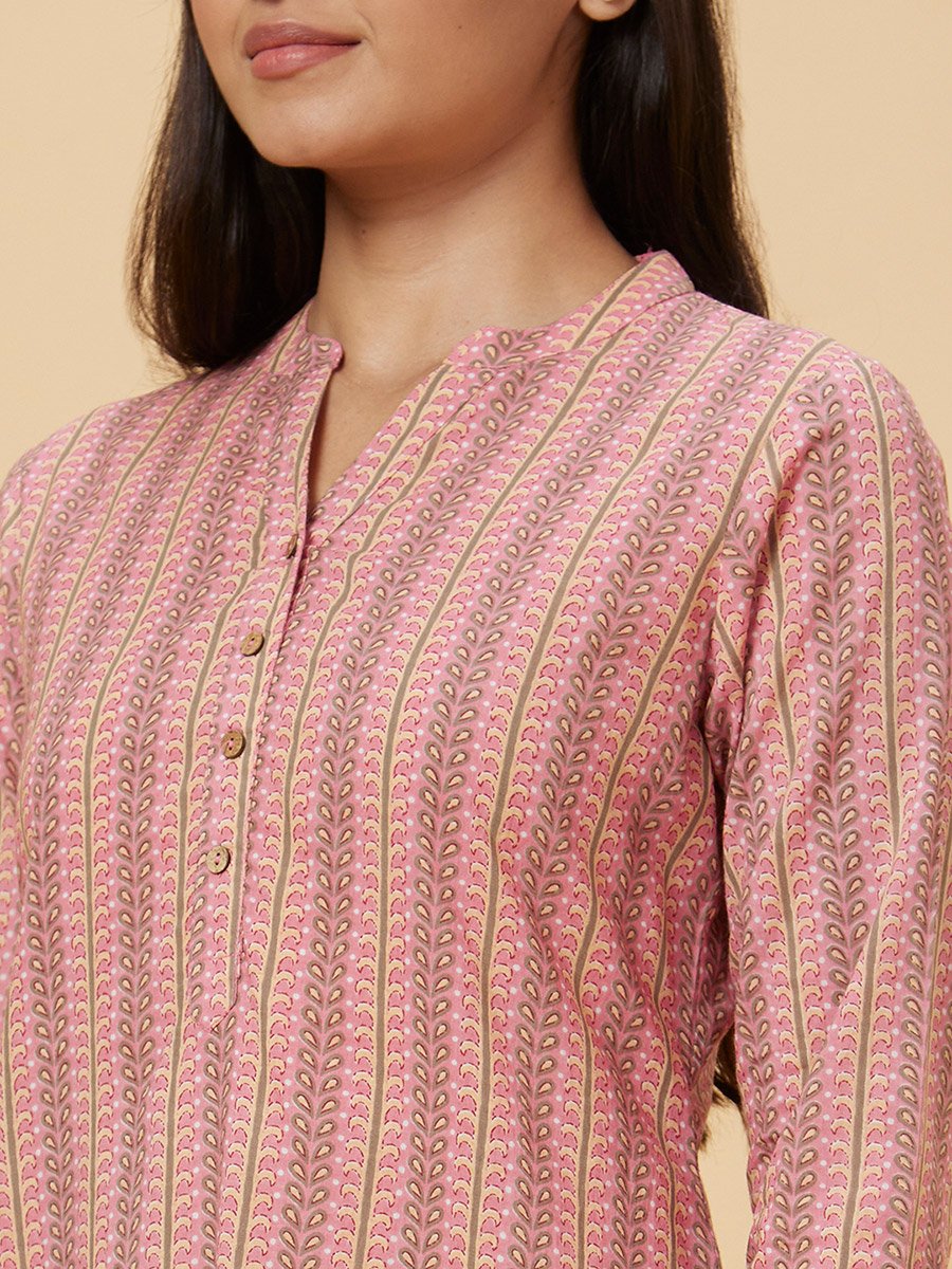 Women Pink Printed Straight Kurta