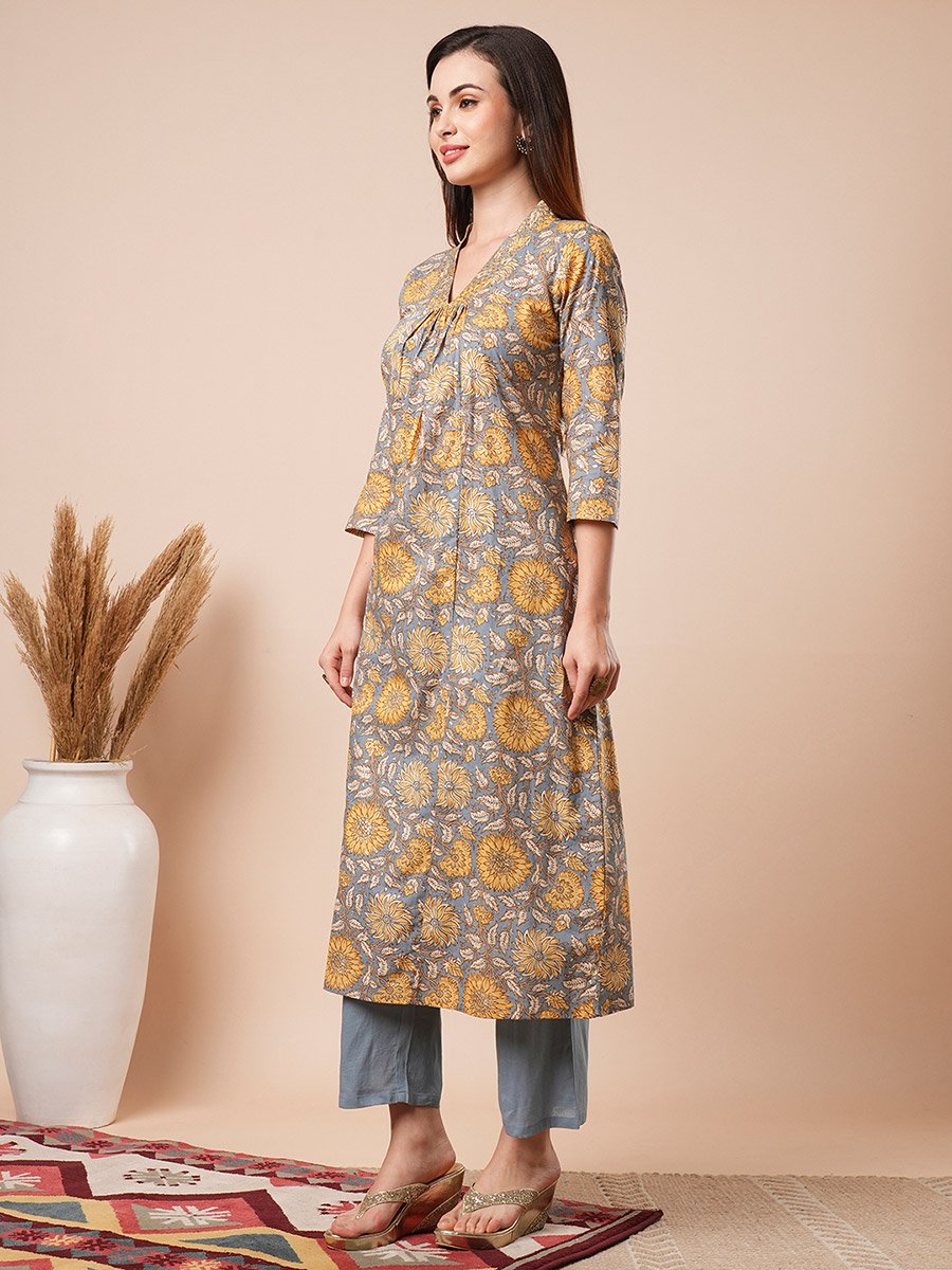 Women Grey Floral Printed A-Line Kurta with Pants Co-Ords
