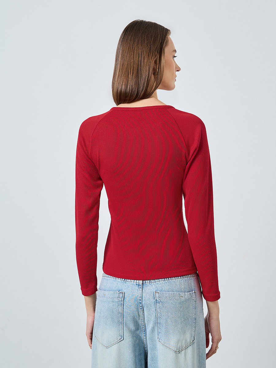 Red Ribbed Henley Neck T-Shirt For Women at UAE | Styli