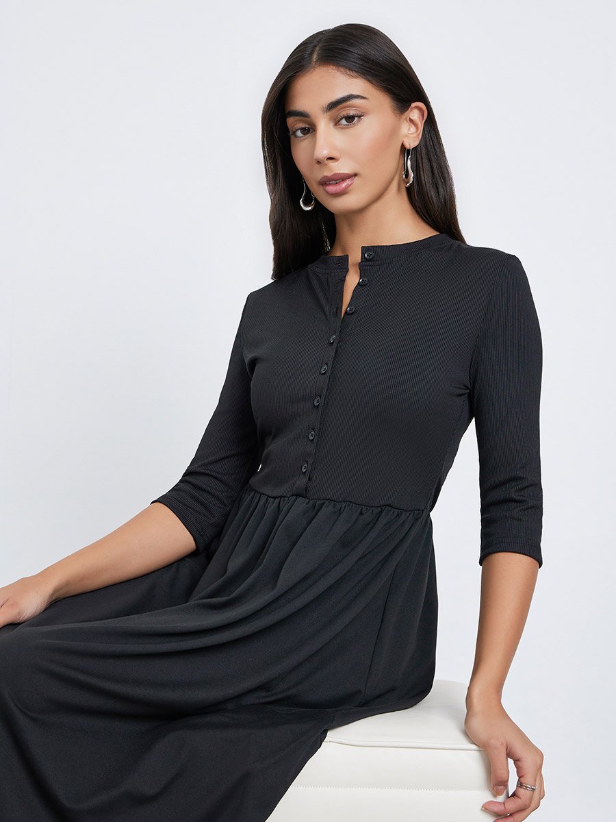 Black A-Line Midi Dress with 3/4 Sleeves For Women at UAE | Styli Black A-Line Midi Dress with 3/4 Sleeves For Women at UAE | Styli