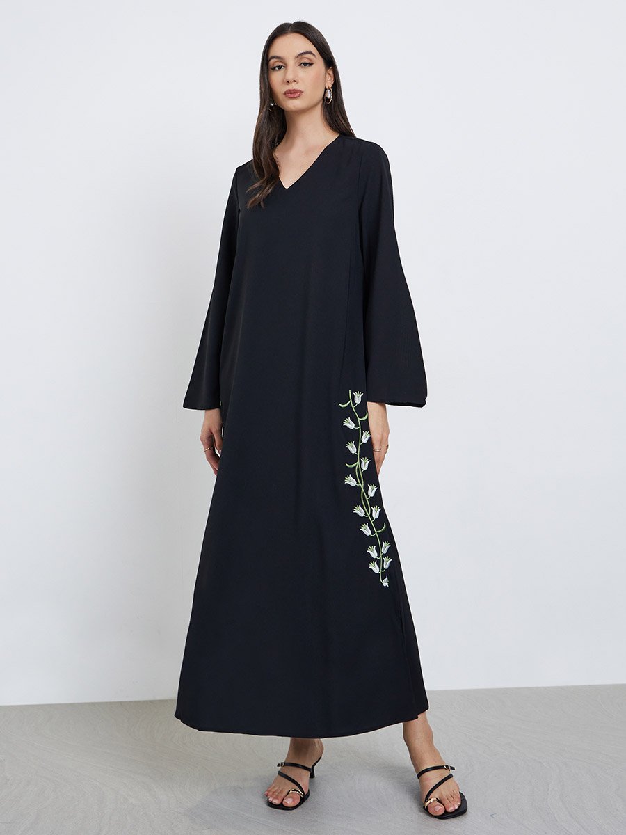 Black Floral Embroidery Jalabiya with Slit Hem