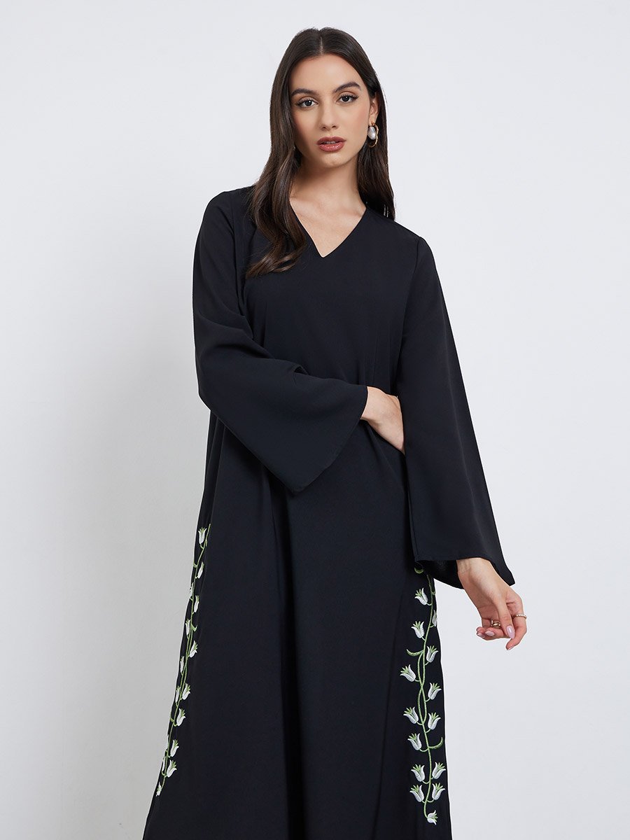 Black Floral Embroidery Jalabiya with Slit Hem