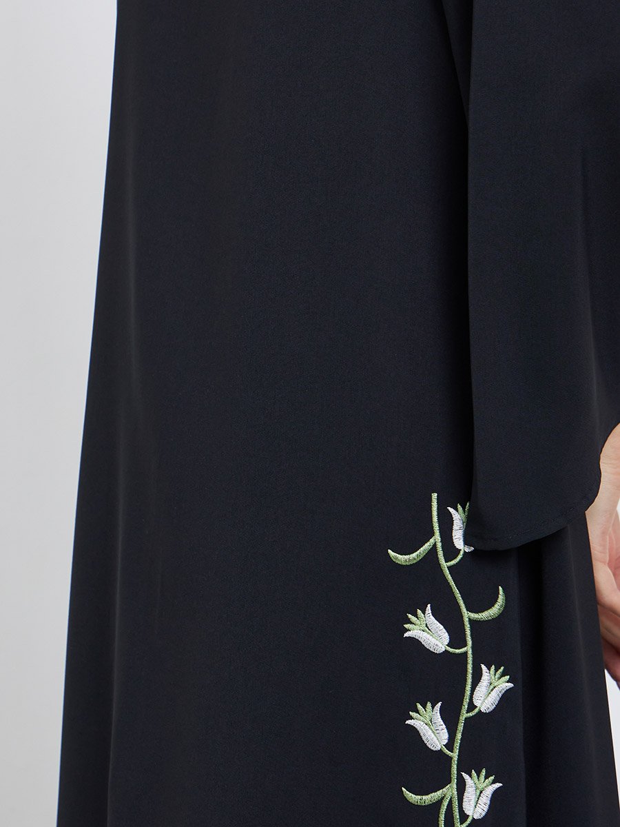 Black Floral Embroidery Jalabiya with Slit Hem