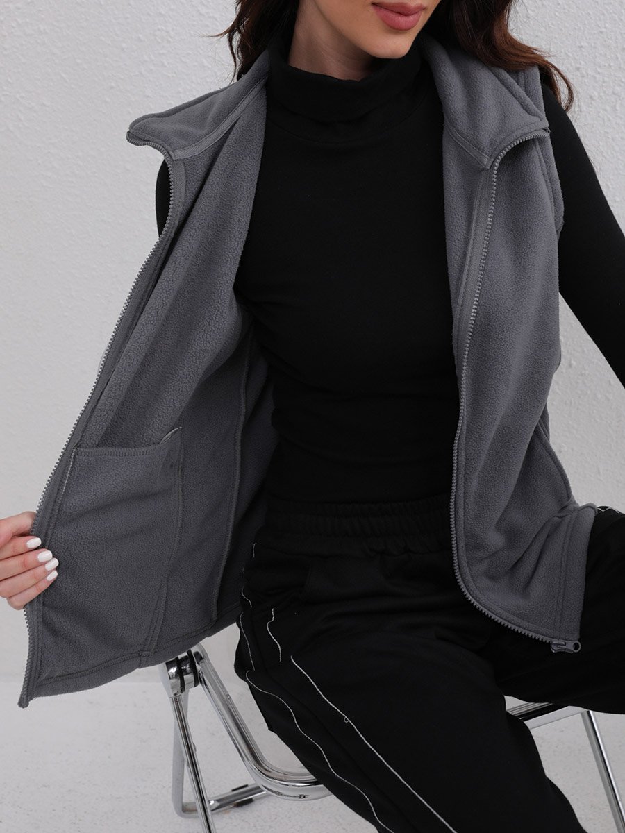 Solid High Neck Pocket Detail Fleece Jacket