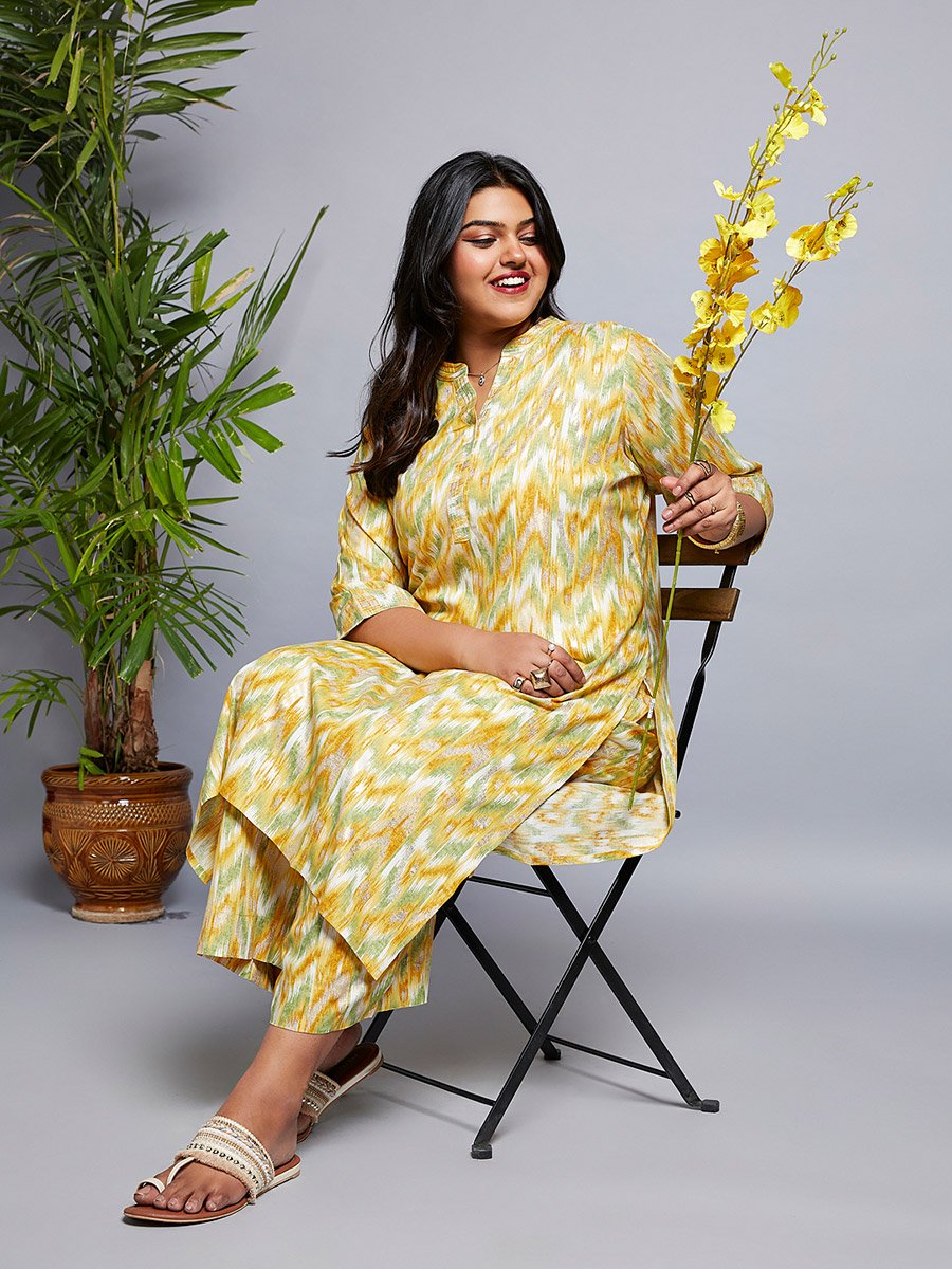 Plus Size Yellow Chevron Print Zari Detail Kurta and Pants Workwear Set