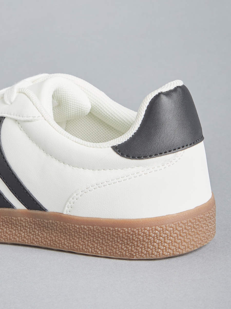 Panelled Lace-Up Closure Shoes