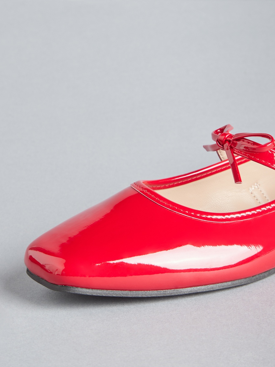 Bow Accent Ballerina Shoes with Buckle Closure