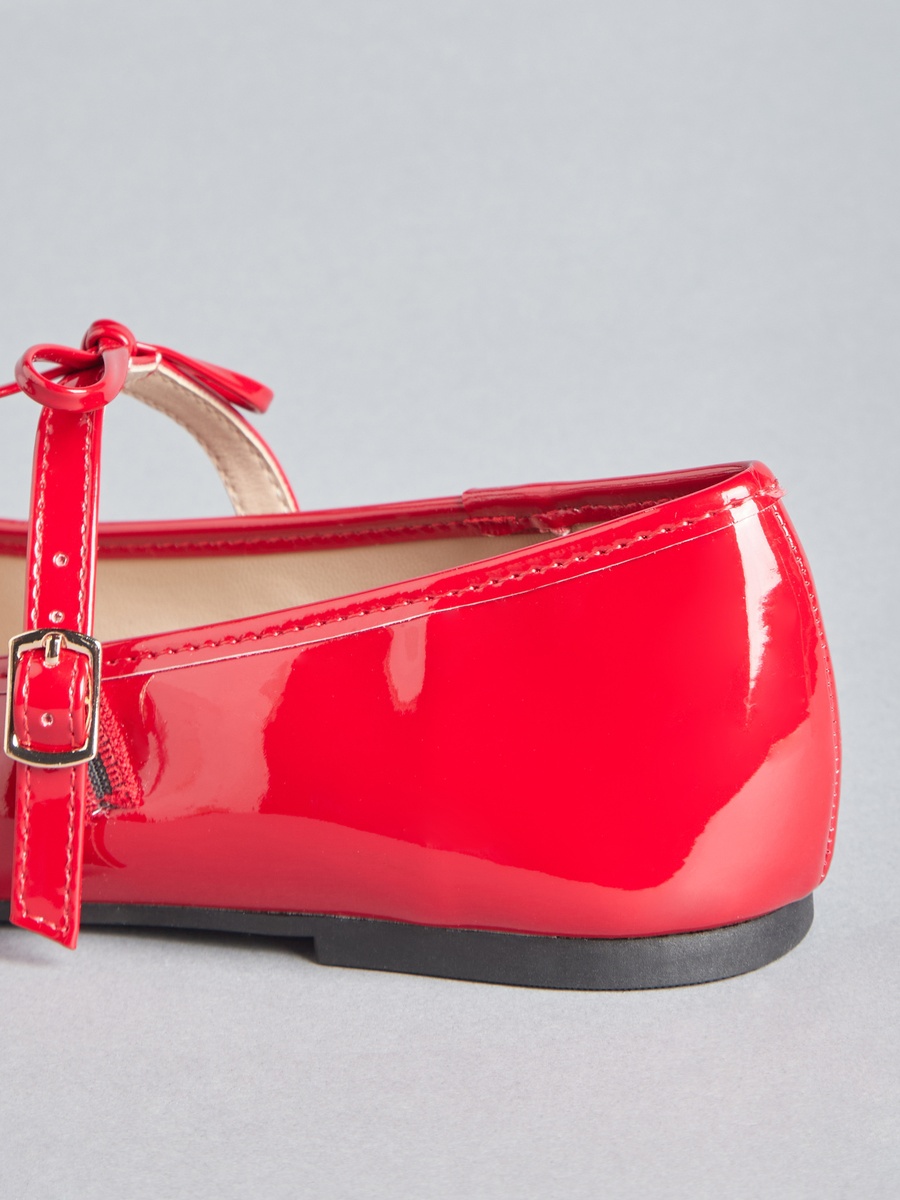 Bow Accent Ballerina Shoes with Buckle Closure
