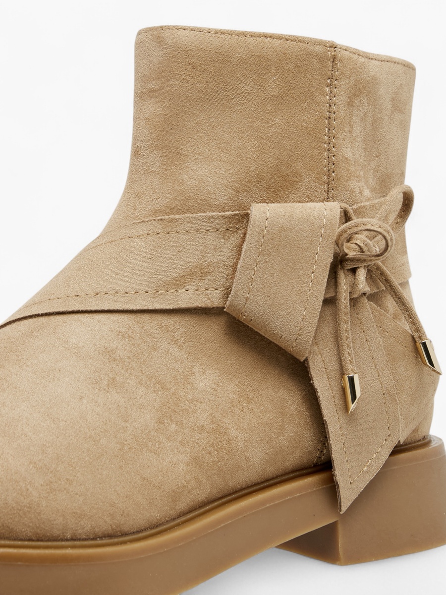 Women Bow Accent Ankle Boots with Zip Closure
