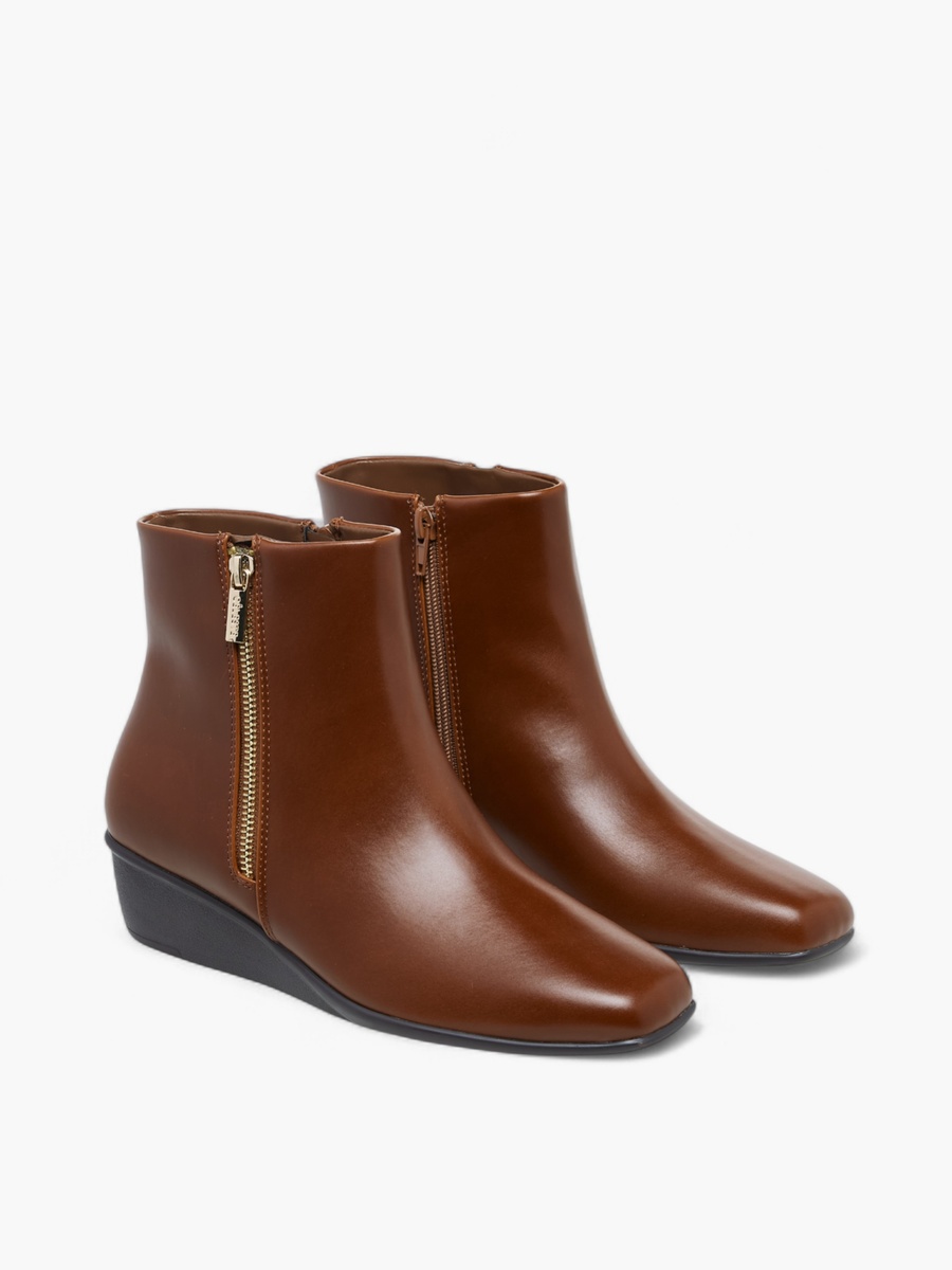 Women Solid Wedge Heel Ankle Boots with Zip Closure