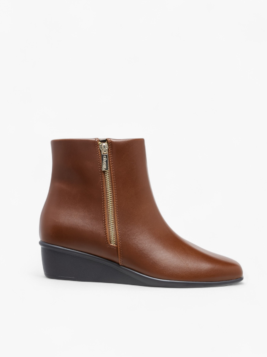 Women Solid Wedge Heel Ankle Boots with Zip Closure
