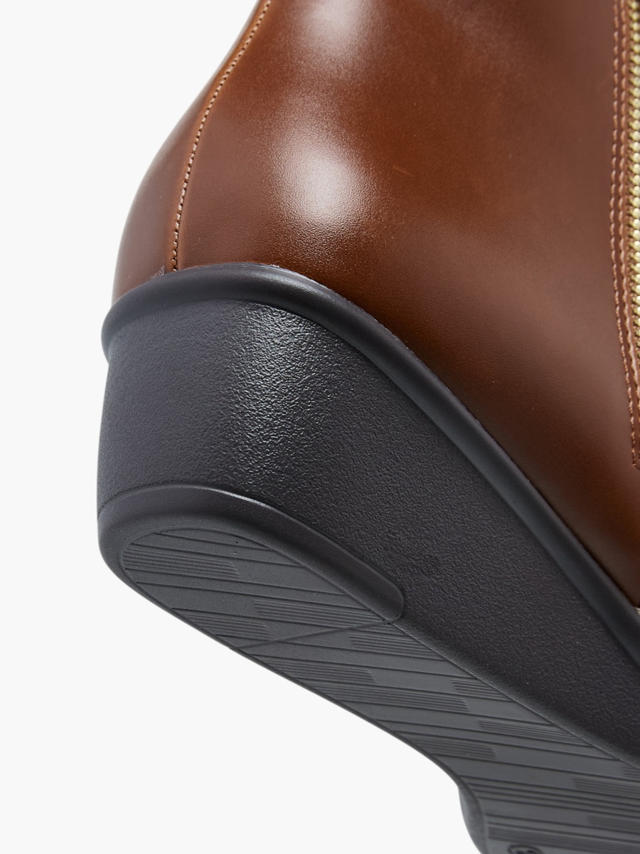 Women Solid Wedge Heel Ankle Boots with Zip Closure