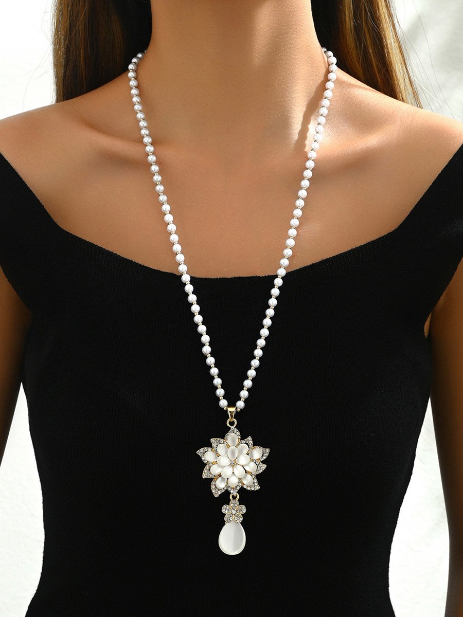 Embellished Flower Drop Beaded Necklace
