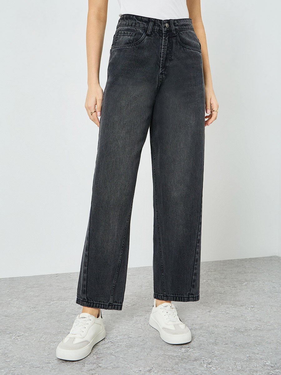 Women Black High Rise Relaxed Fit Jeans