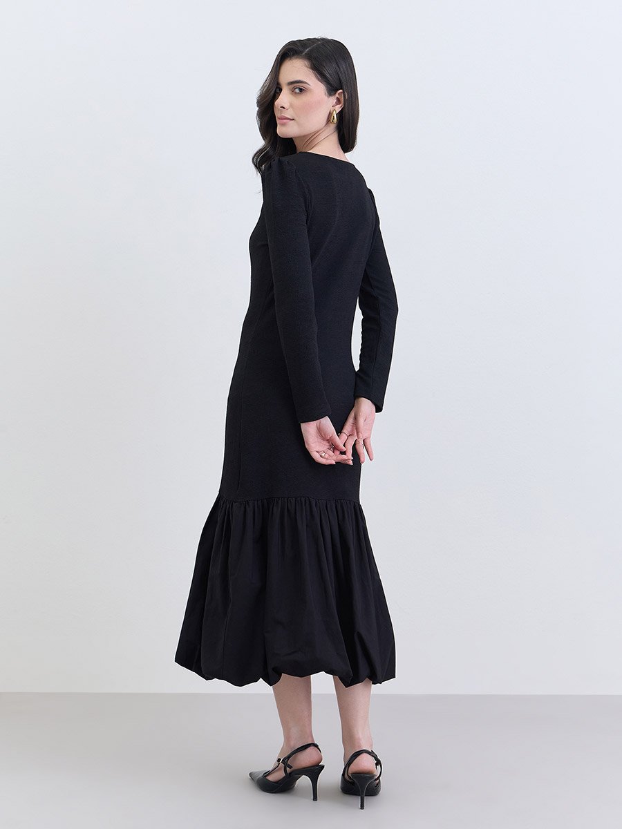Women Black Embellished Neckline Midi Dress For Women at Kuwait | Styli