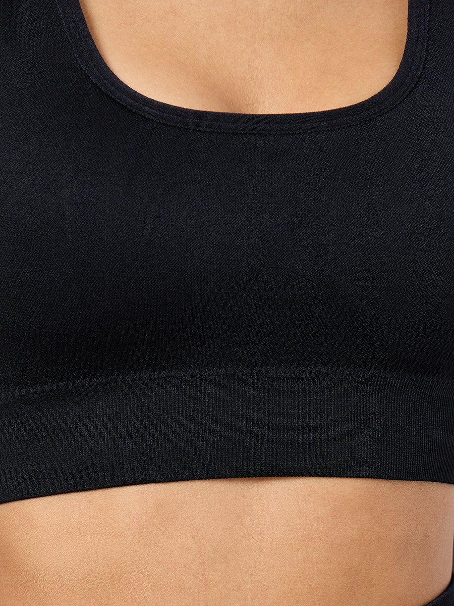 Pack of 3 - Tear Drop Racerback Sports Bra, Shorts and Scrunch Back Leggings